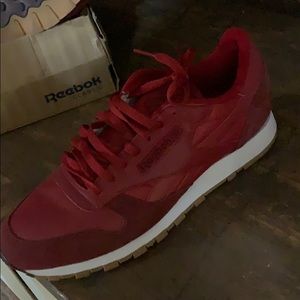 Reebok classic red suede gum bottoms
